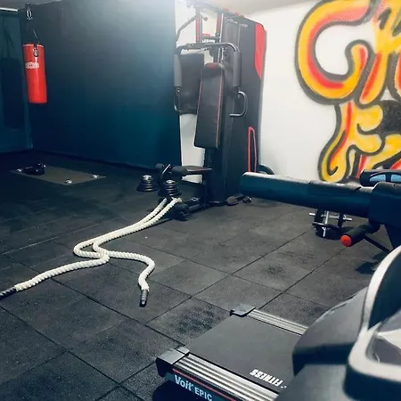 Central Comfortable With Gym 1+1